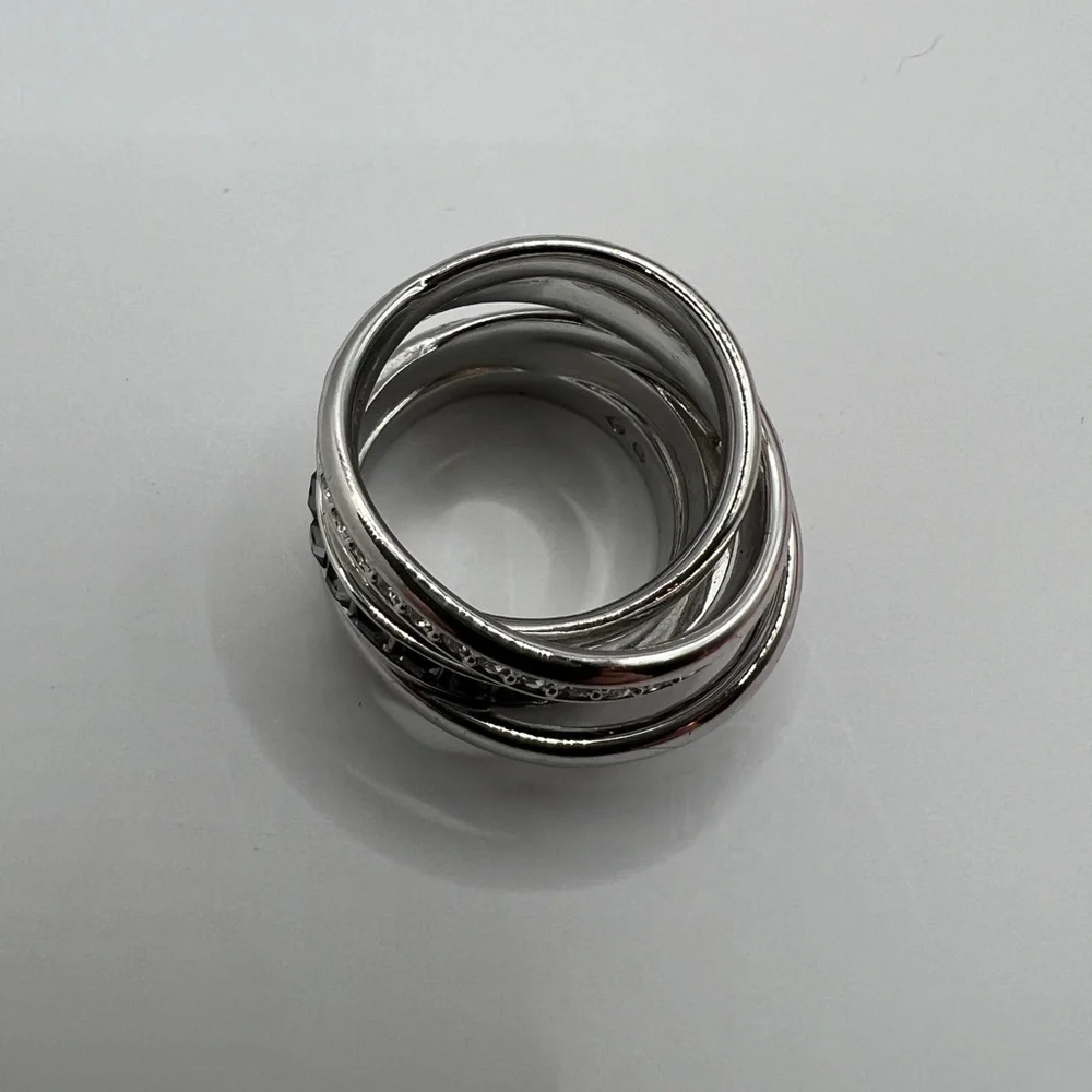 Ring - Picture 3 of 5